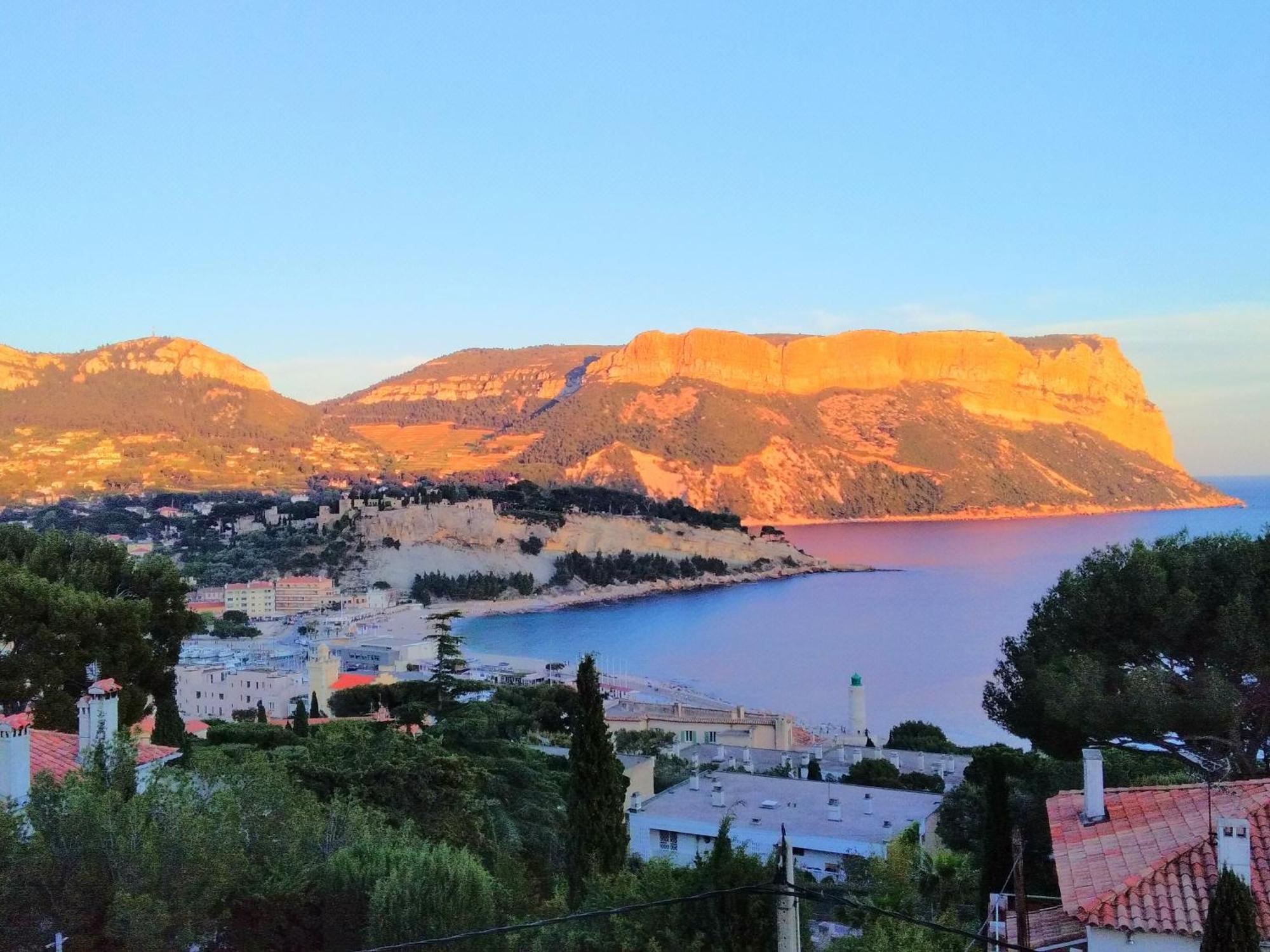 Camping Aux Portes De Cassis Рокфор-ла-Бедюл Екстериор снимка