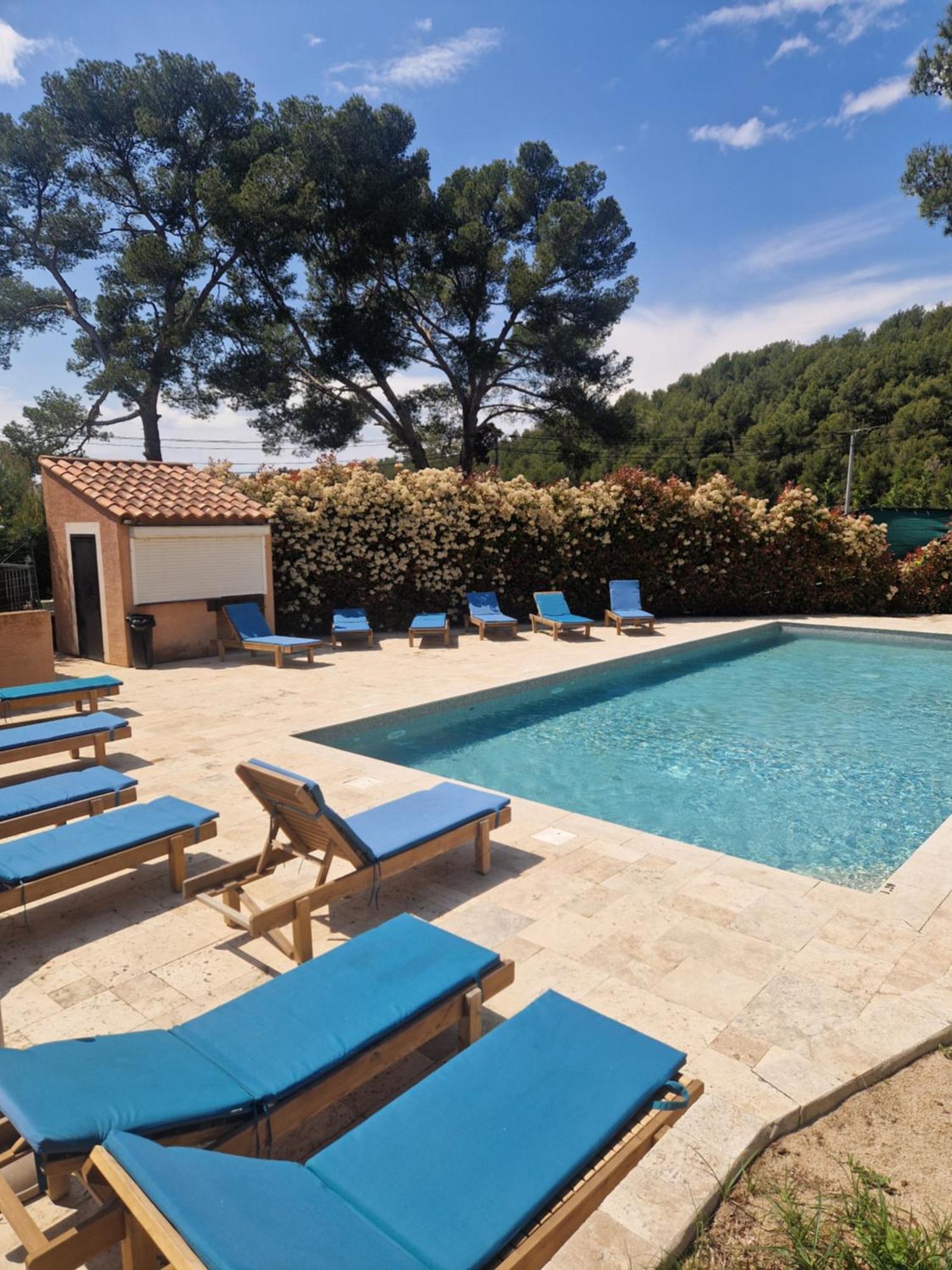 Camping Aux Portes De Cassis Рокфор-ла-Бедюл Екстериор снимка