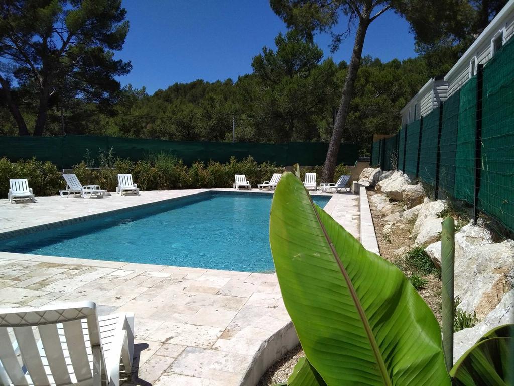 Camping Aux Portes De Cassis Рокфор-ла-Бедюл Екстериор снимка