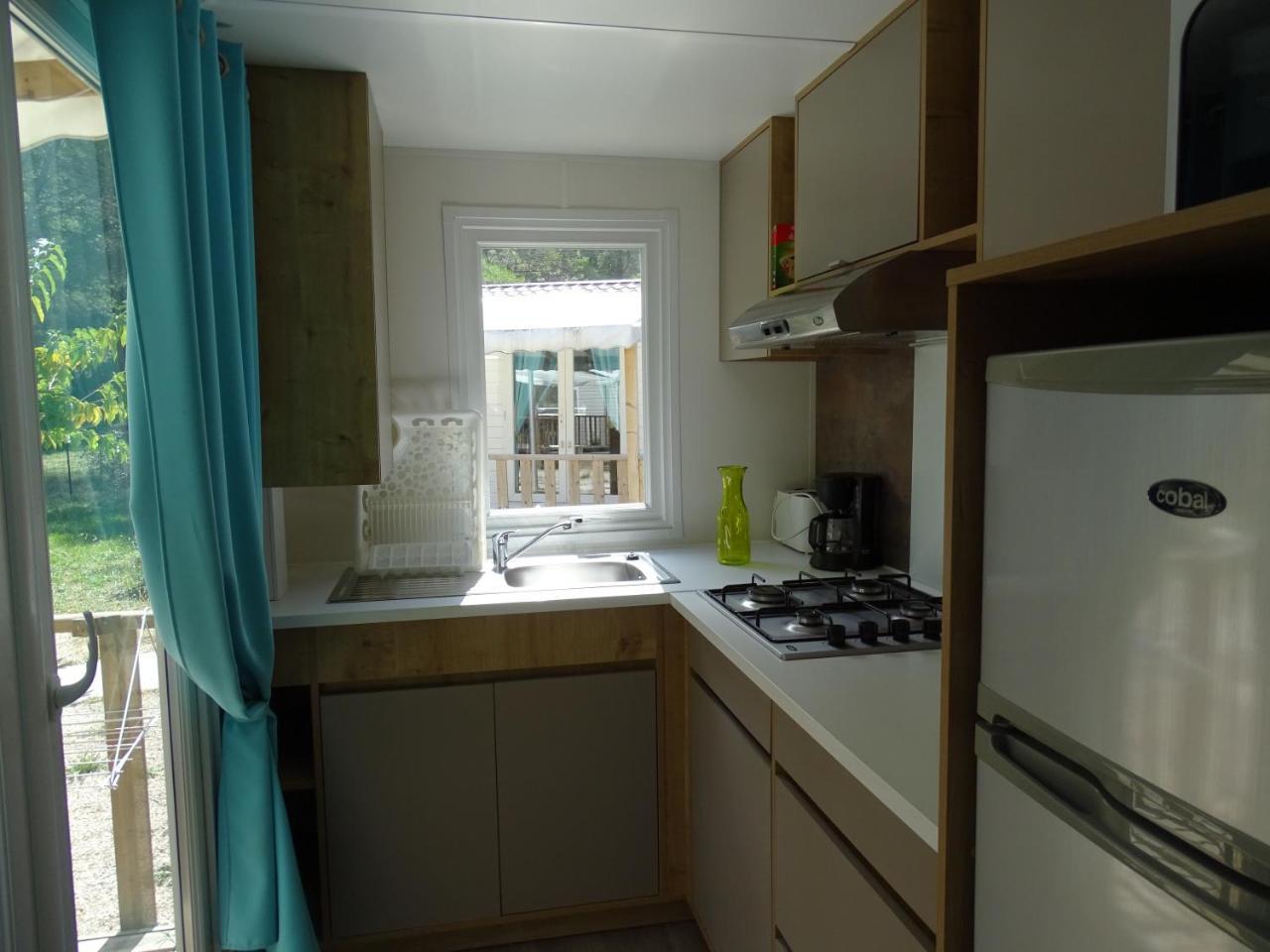 Camping Aux Portes De Cassis Рокфор-ла-Бедюл Екстериор снимка